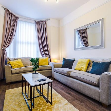 Finchley House Lovely House In Anfield, 2 Minutes Walk From The Stadium, Parking And Wifi Villa Ливърпул Екстериор снимка