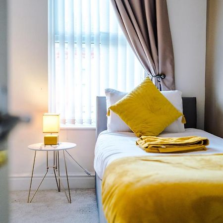 Finchley House Lovely House In Anfield, 2 Minutes Walk From The Stadium, Parking And Wifi Villa Ливърпул Екстериор снимка