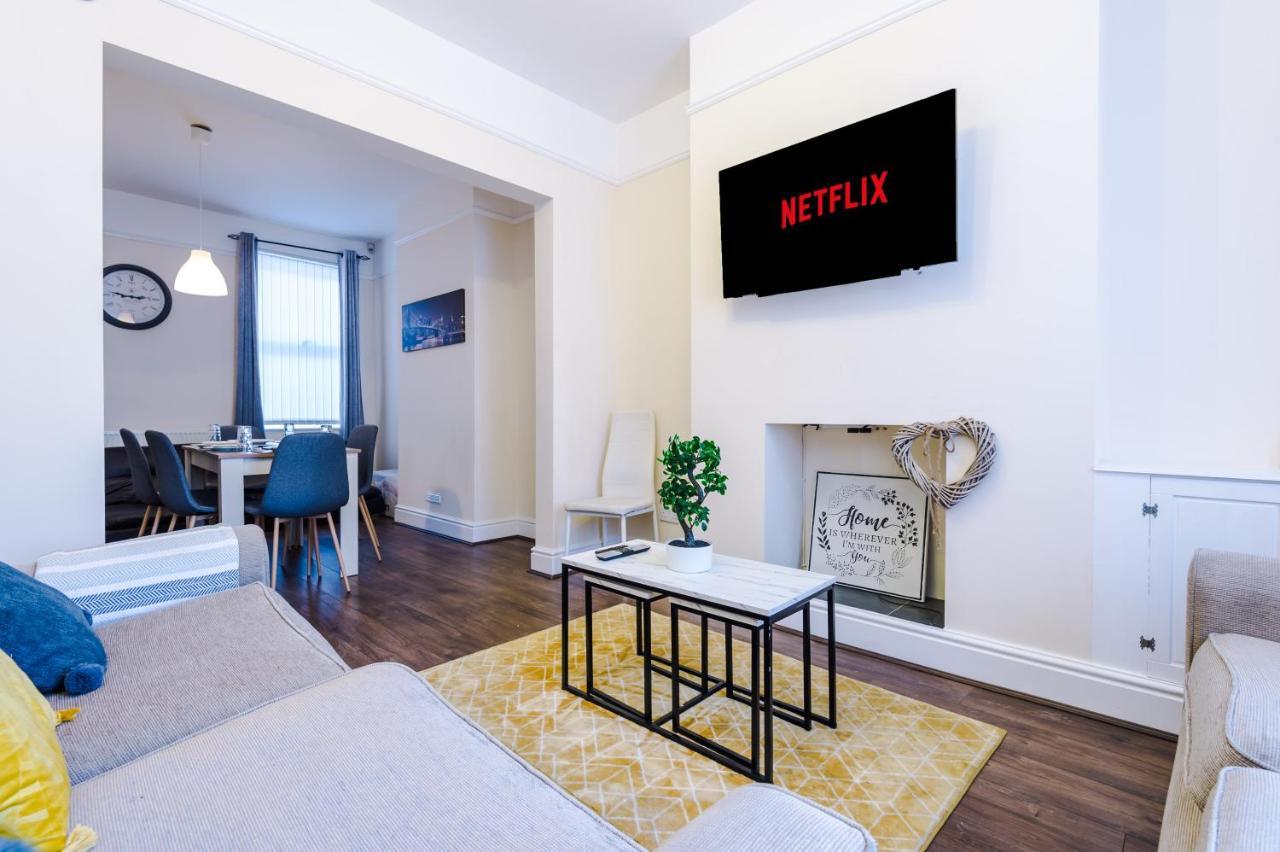 Finchley House Lovely House In Anfield, 2 Minutes Walk From The Stadium, Parking And Wifi Villa Ливърпул Екстериор снимка